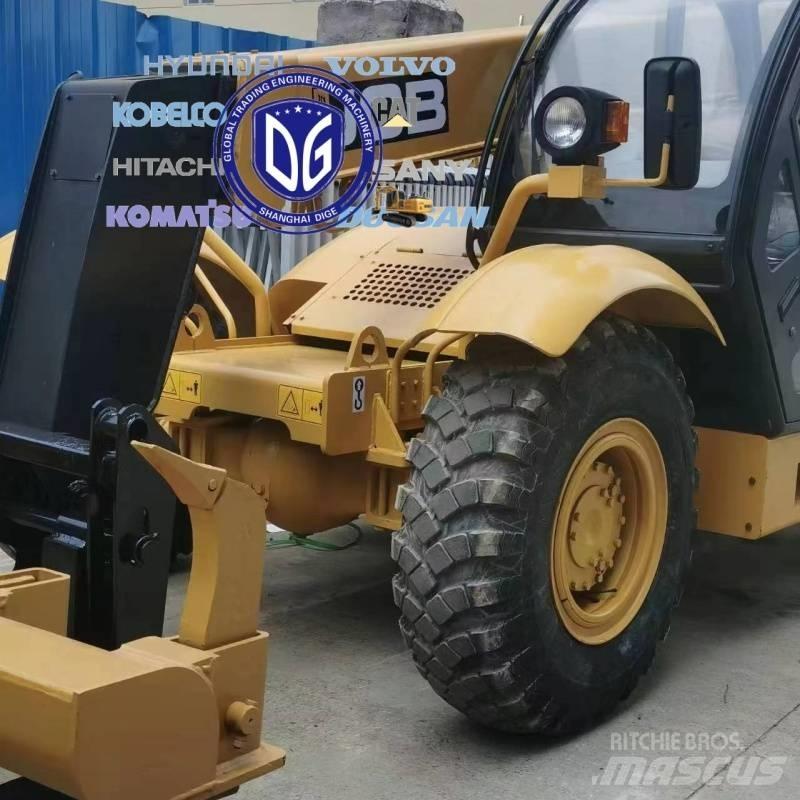 JCB 535 伸缩臂叉装车|叉装车