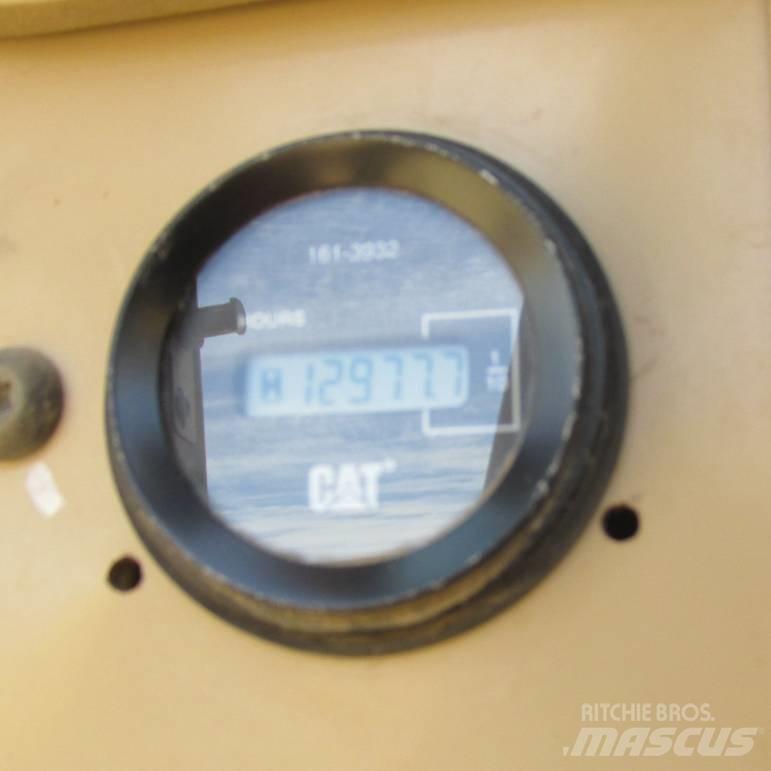 CAT 140 H 平地机/推土机