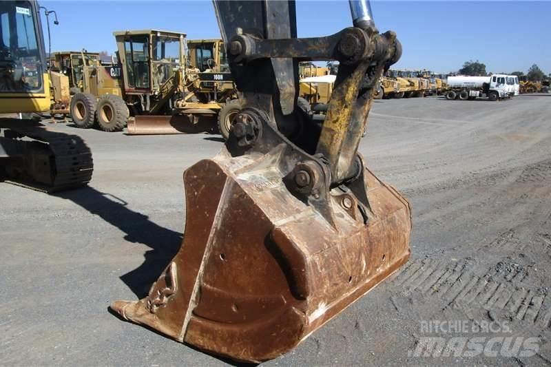 Komatsu PC300-8 小型挖掘机