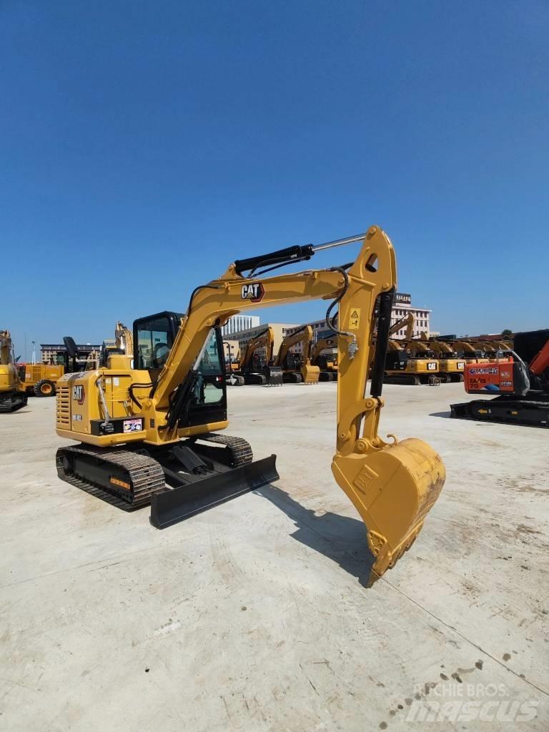 CAT 305.5 小型挖掘机