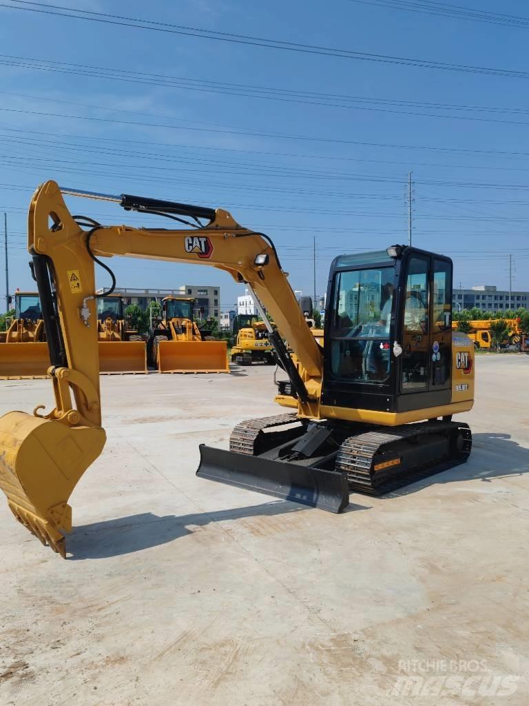 CAT 305.5 小型挖掘机