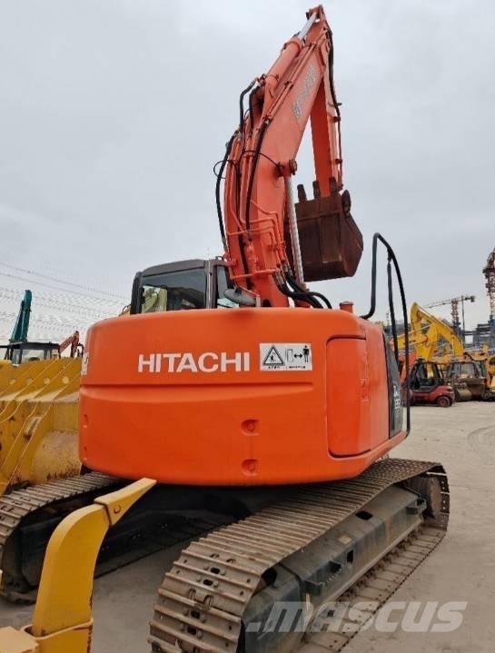 Hitachi ZX 135 US 履带挖掘机