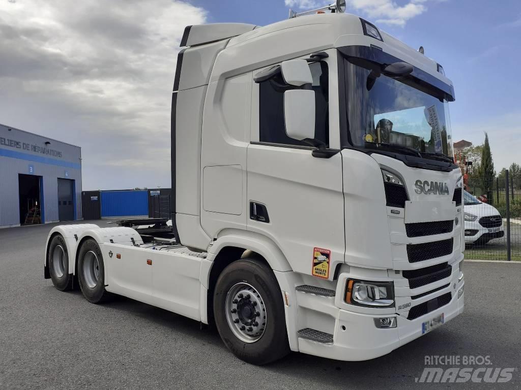Scania R 590 V8 6x4 牵引车