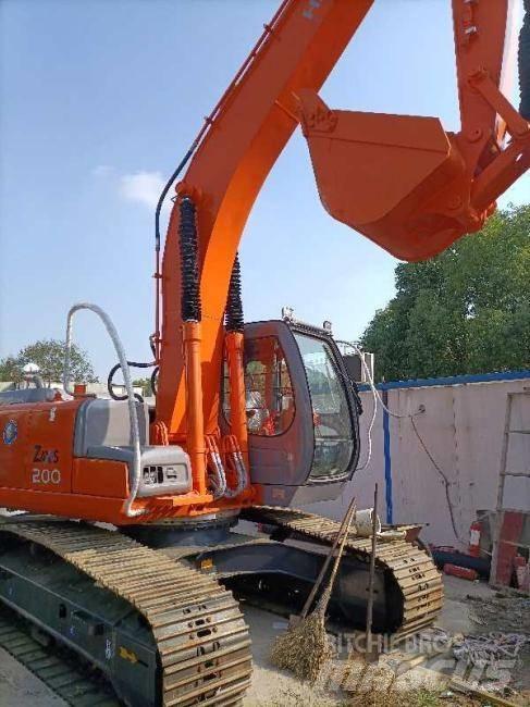 Hitachi Zaxis 200 履带挖掘机