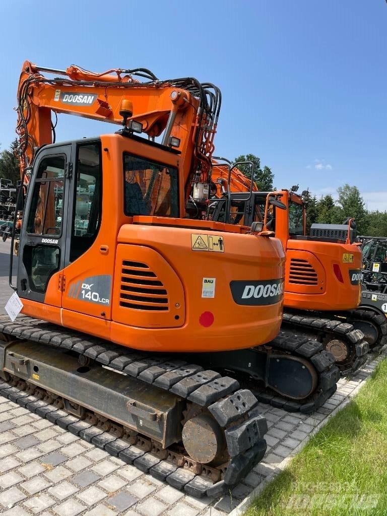Doosan DX 140 LCR-3 履带挖掘机