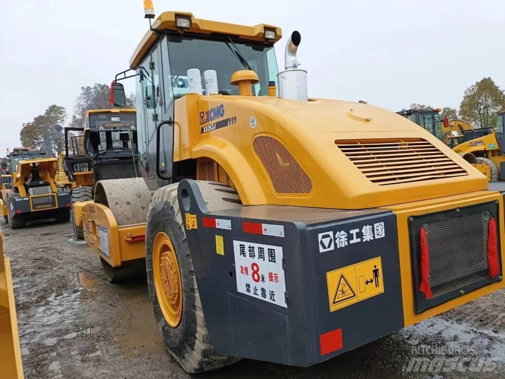 XCMG XC263J 单轮压路机