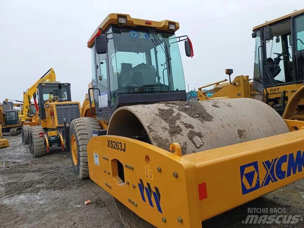 XCMG XC263J 单轮压路机