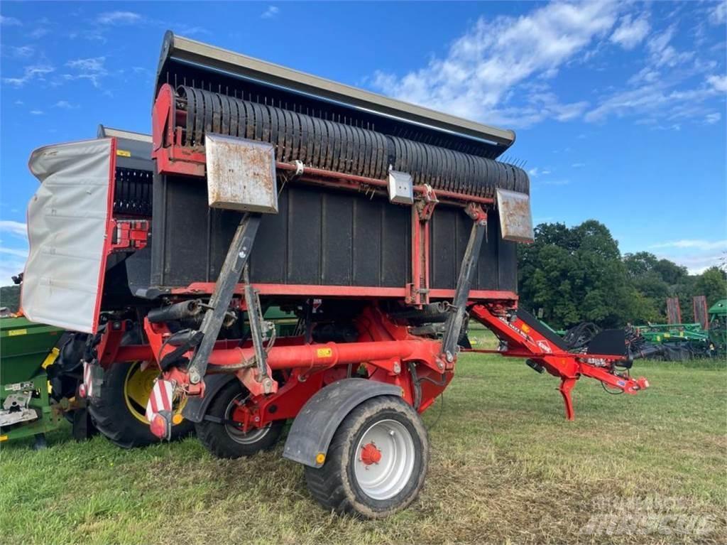 Kuhn MergeMaxx950 料堆整形机