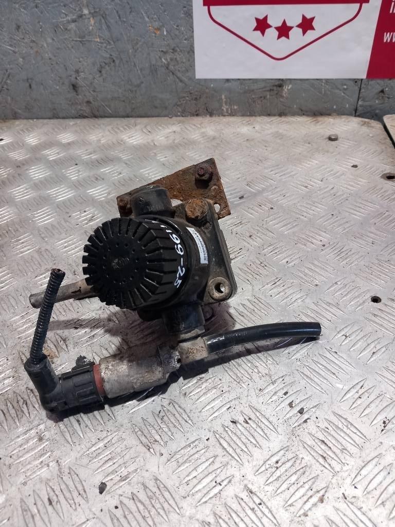 MAN TGM  81521166074 制动器