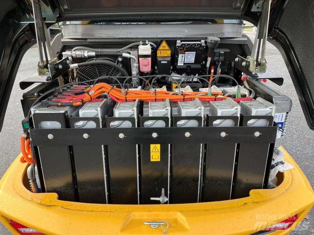 Volvo JL25H Elektro 滑移装载机