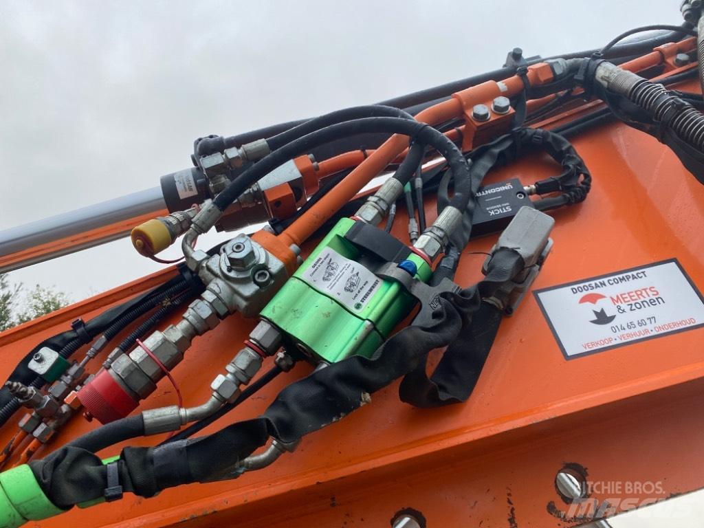 Doosan DX 140 W -5 全地面起重机︳移动式起重机
