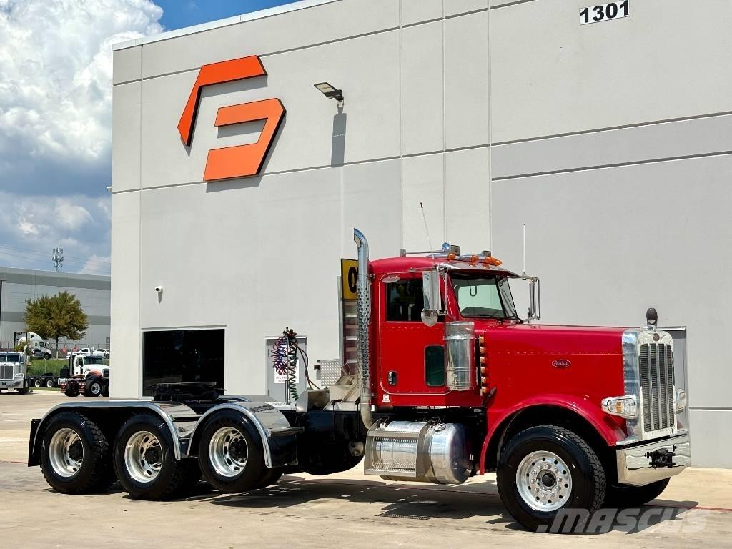 Peterbilt 388 牵引车
