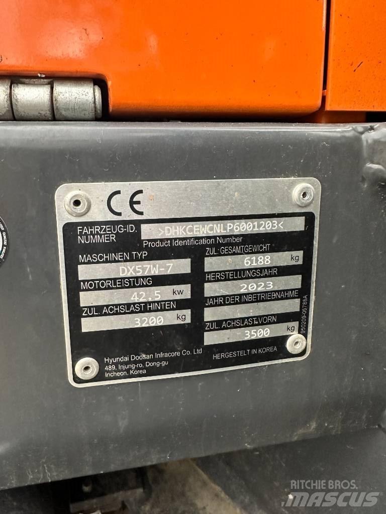 Develon DX 57 W-7 轮式挖掘机