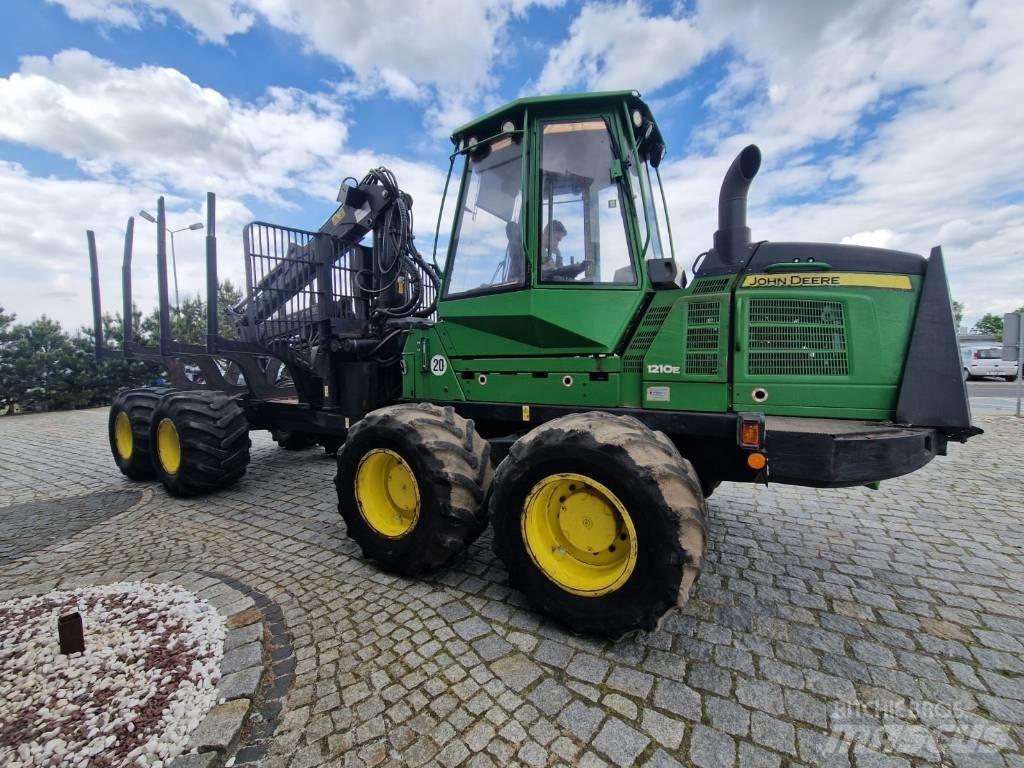 John Deere 1210 E 集运机