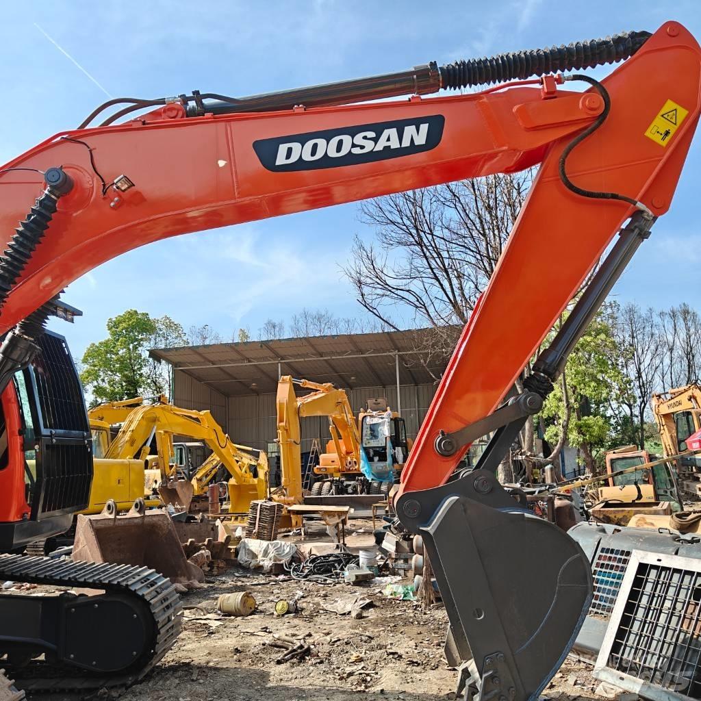 Doosan DX 225 LCA 履带挖掘机