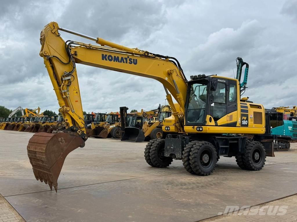 Komatsu PW180-11 轮式挖掘机