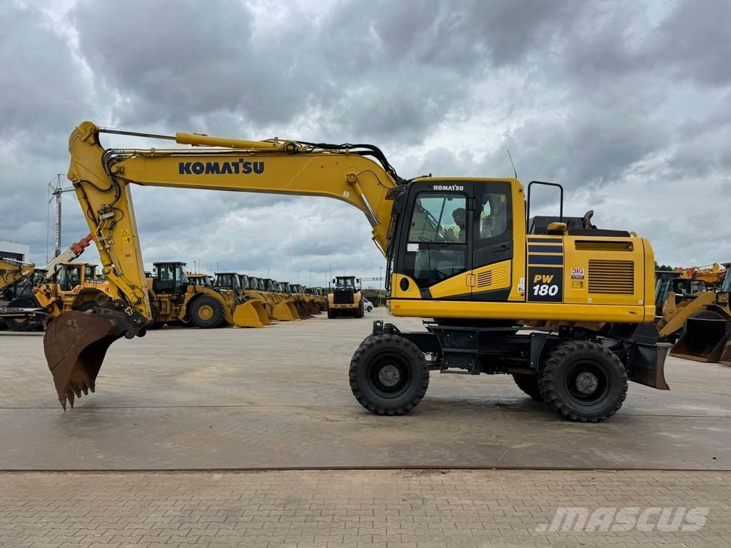 Komatsu PW180-11 轮式挖掘机