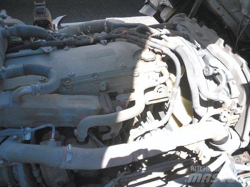 Isuzu NPR 大型面包车