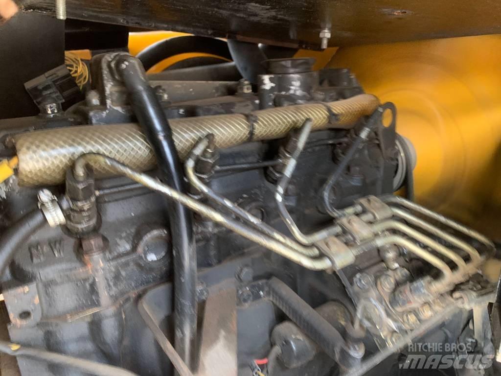 JCB TLT 30 D 伸缩臂叉装车|叉装车