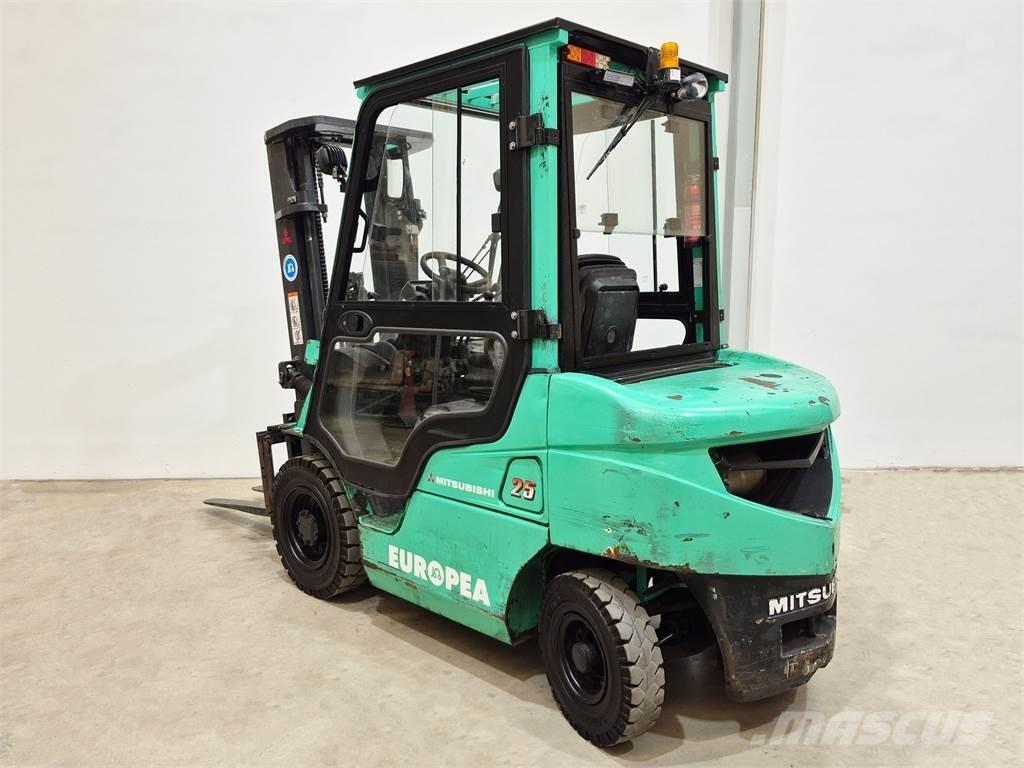 Mitsubishi FD25NT 柴油叉车