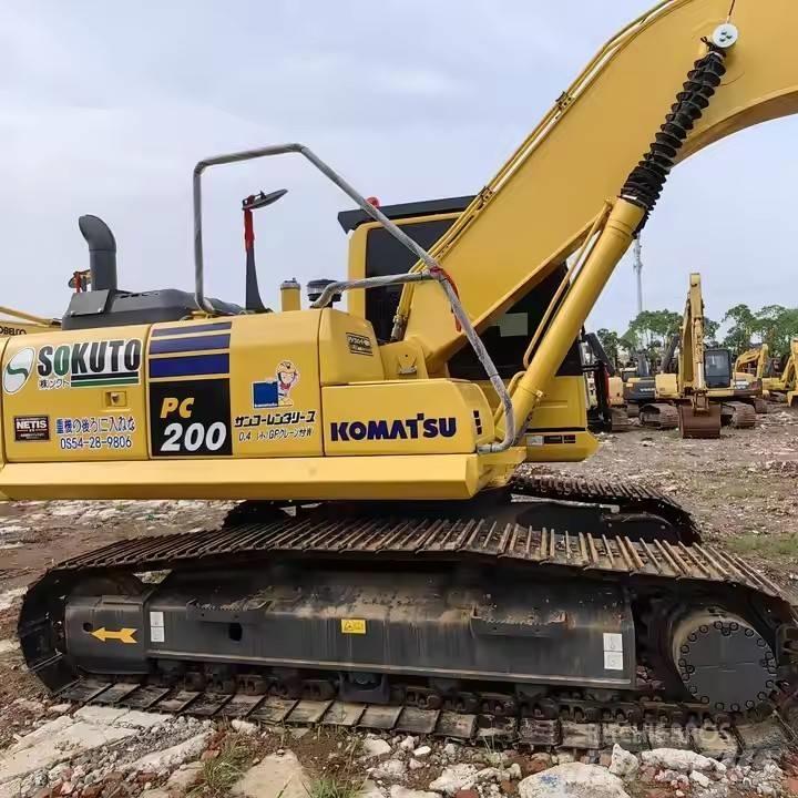 Komatsu PC200 中型挖掘机