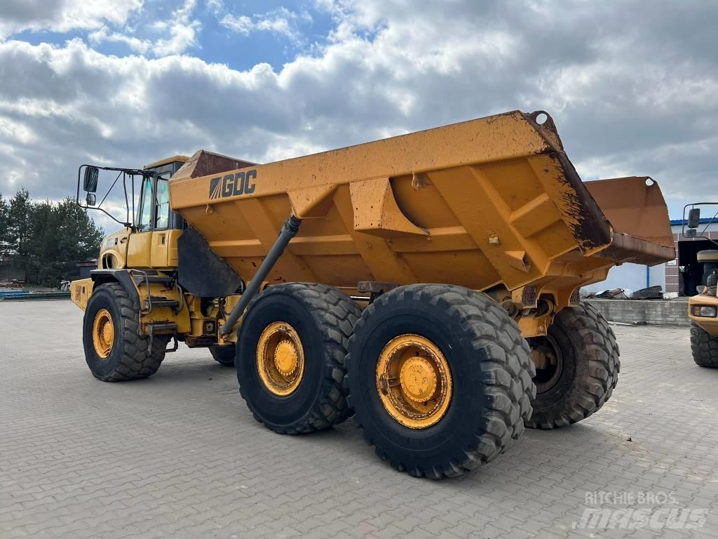 Bell B 30 D 铰接式自卸车