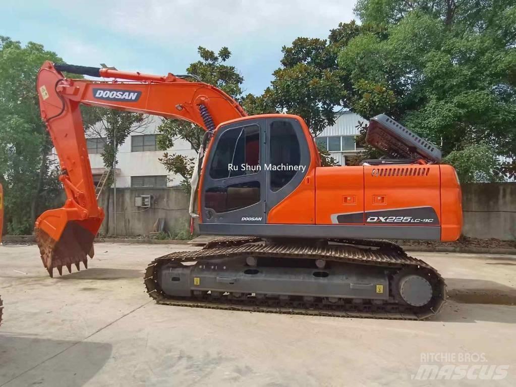 Doosan DX 225 LC 履带挖掘机