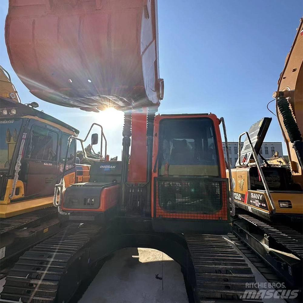 Doosan DX150LC-9C 履带挖掘机