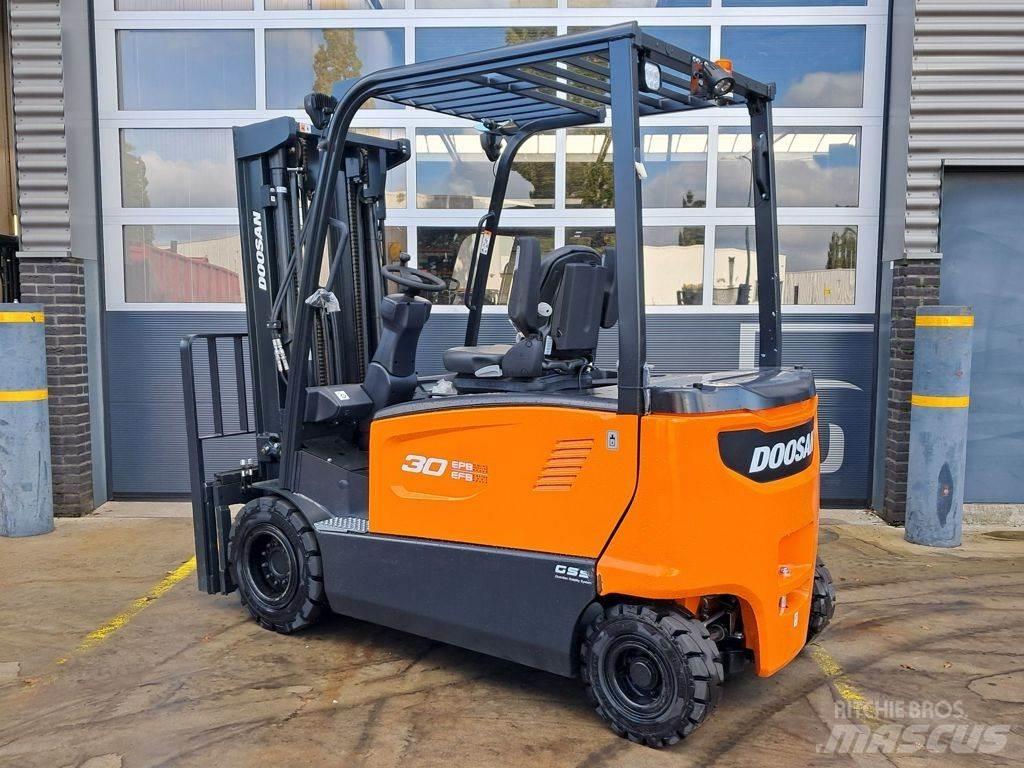 Doosan B30X-7 Plus 电动叉车
