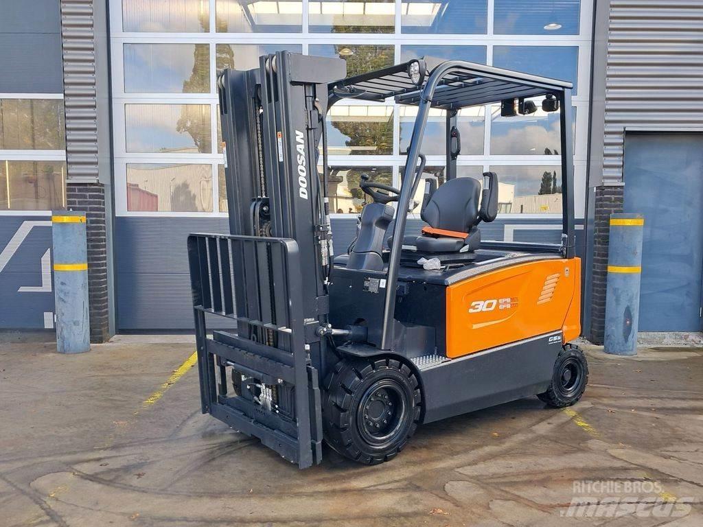 Doosan B30X-7 Plus 电动叉车
