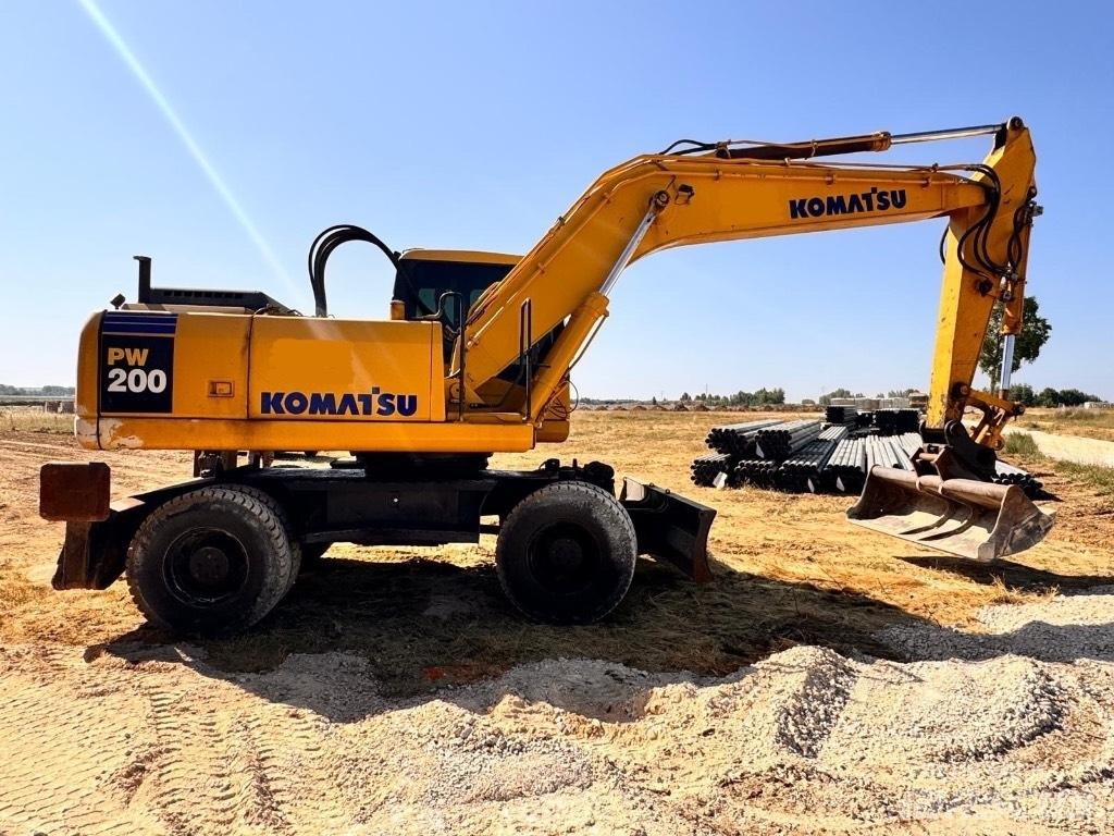 Komatsu PW 200-7K 轮式挖掘机