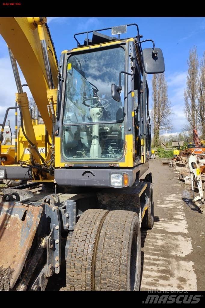 Komatsu PW 148-8 轮式挖掘机