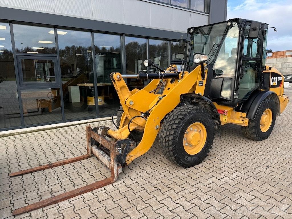 CAT 906M 轮式装载机