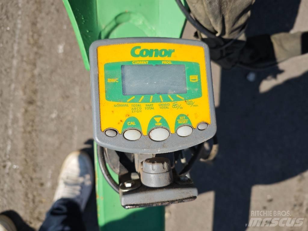Conor 9700 J 牧草包膜机