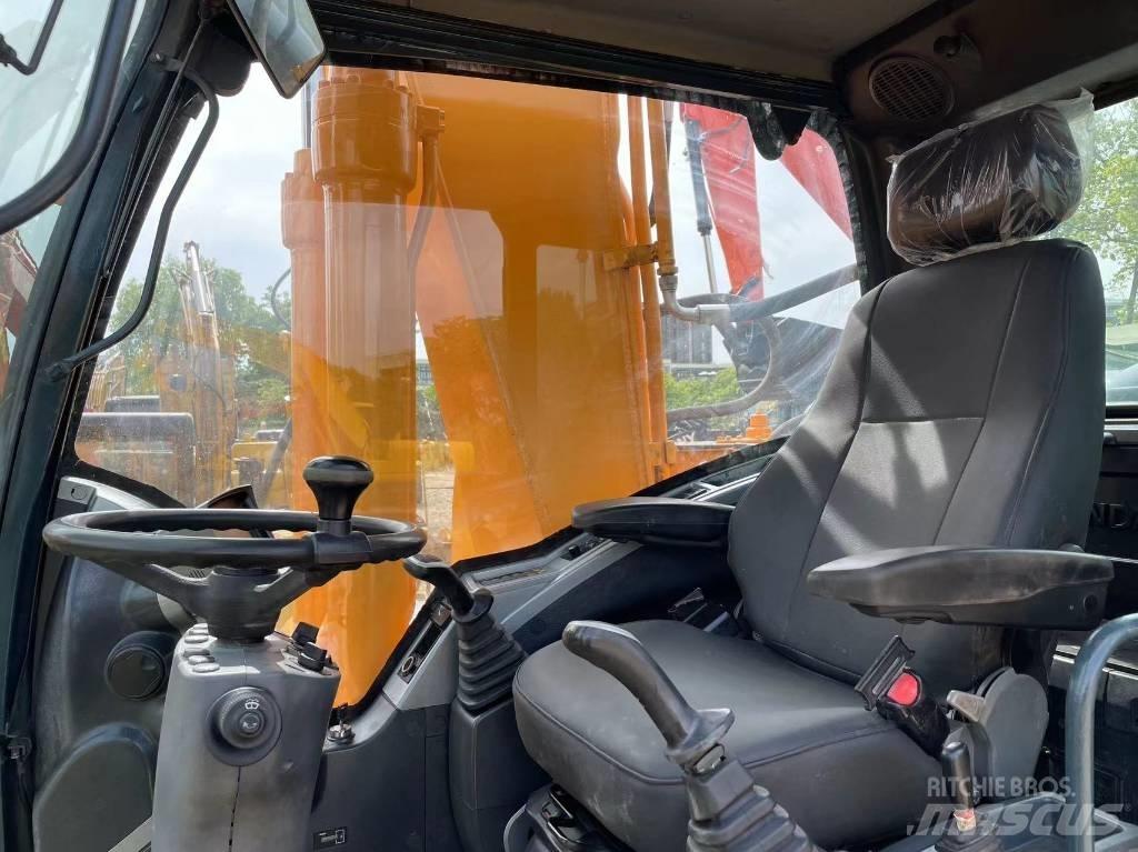 Hyundai R210W-9 轮式挖掘机