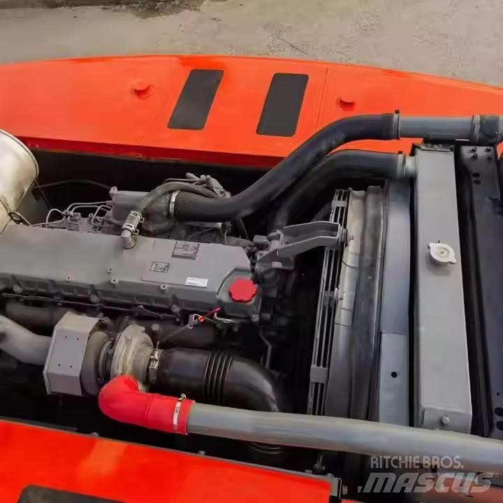 Hitachi ZX350 履带挖掘机