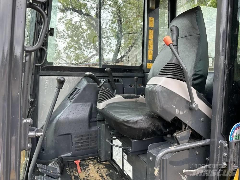 Komatsu PC 56-7 小型挖掘机