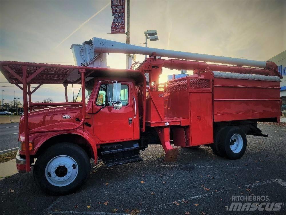 International 4700 车载式高空作业车
