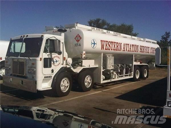 Kenworth L700 油罐车