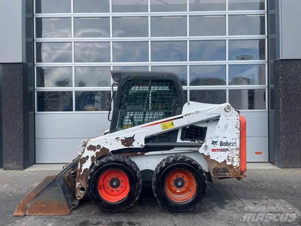 Bobcat S450 滑移装载机