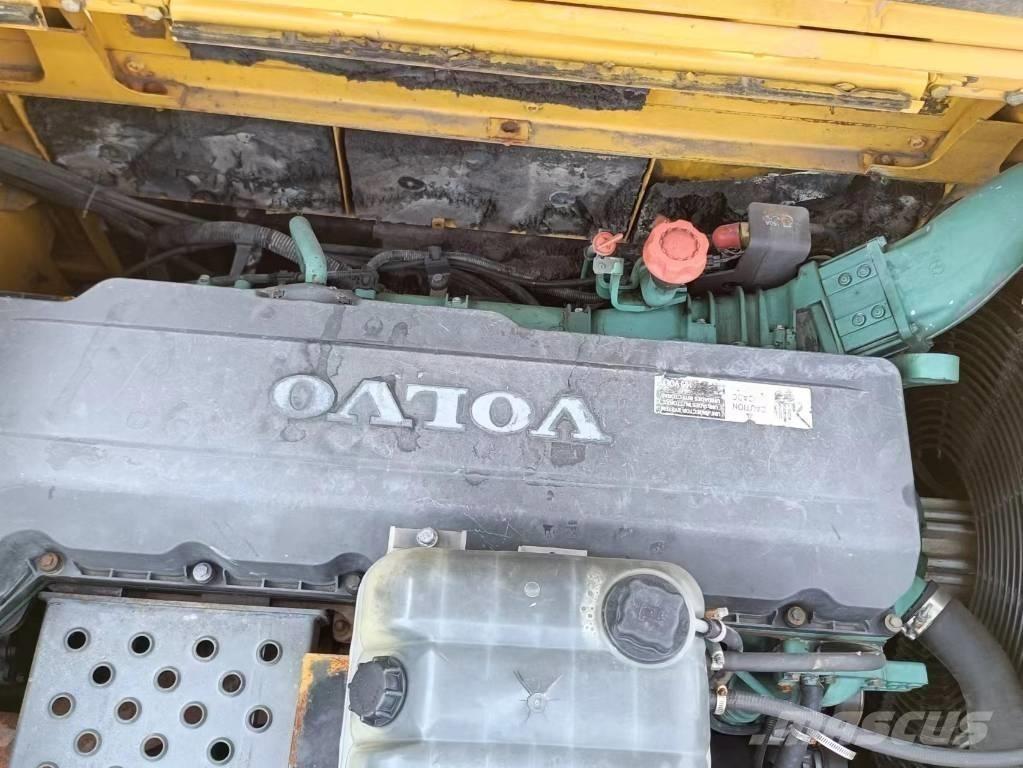 Volvo EC 480 履带挖掘机