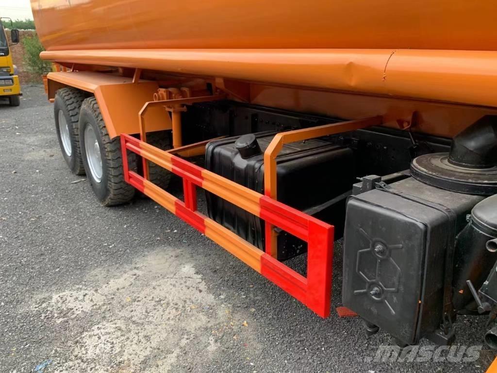 Shacman F3000 6x4 水罐车