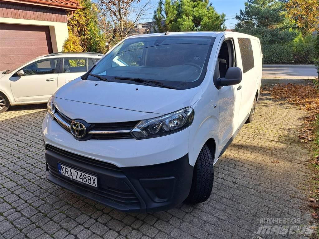 Toyota PROACE 汽车