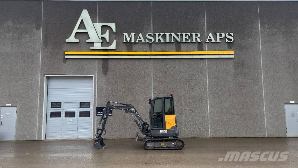 Volvo ECR 25 D 小型挖掘机