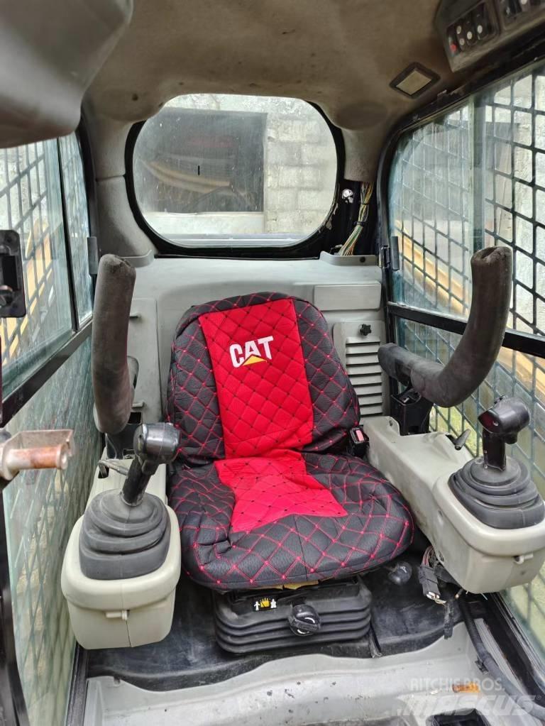 CAT 246C 滑移装载机