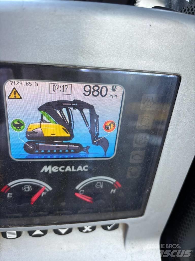 Mecalac 8 M CR 中型挖掘机