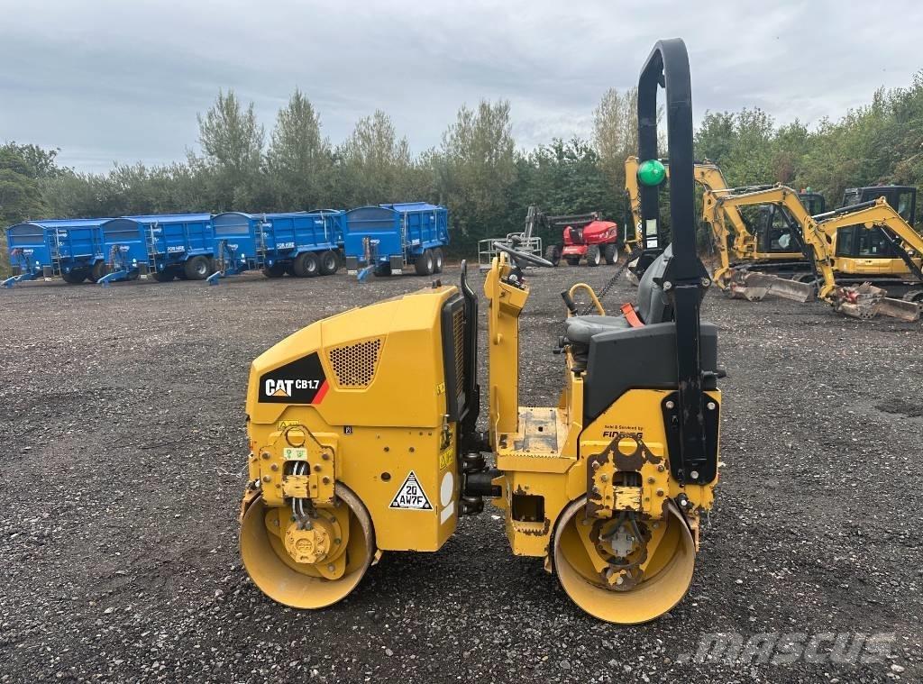 CAT CB 1.7 双轮压路机