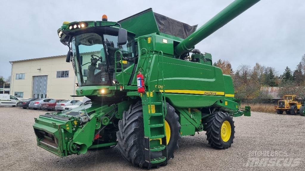 John Deere T670i 联合收割机