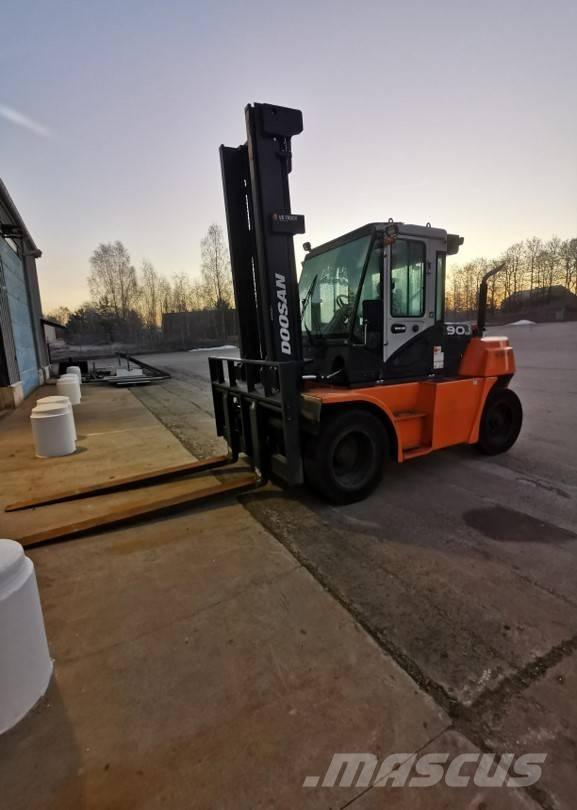 Doosan D90S-7 柴油叉车