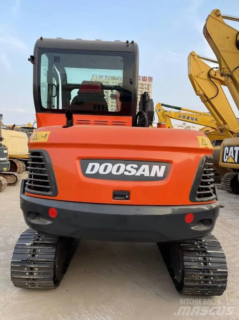 Doosan DX60 履带挖掘机